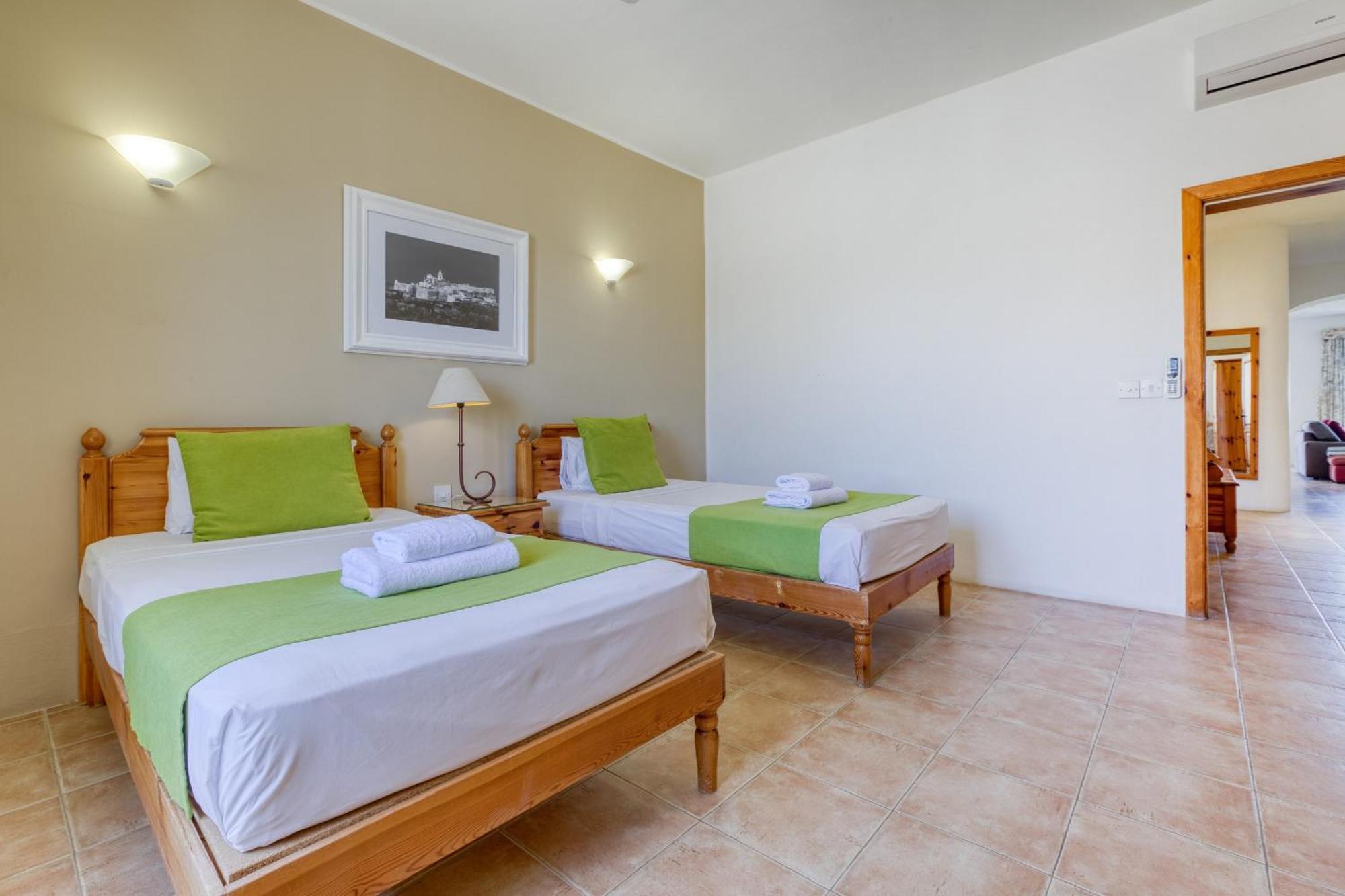 Ta Frenc Apartments Għasri Екстериор снимка